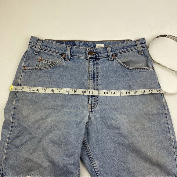 Vintage LEVI'S 550 High Waisted Jeans Shorts - Picture 5 of 7